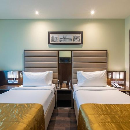 Vivanta Hyderabad, Begumpet Eksteriør billede Deluxe Room