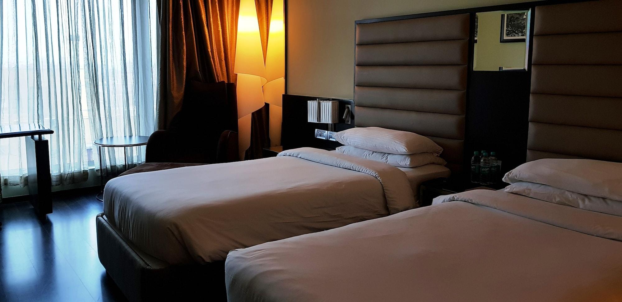 Vivanta Hyderabad, Begumpet Eksteriør billede A room at the hotel