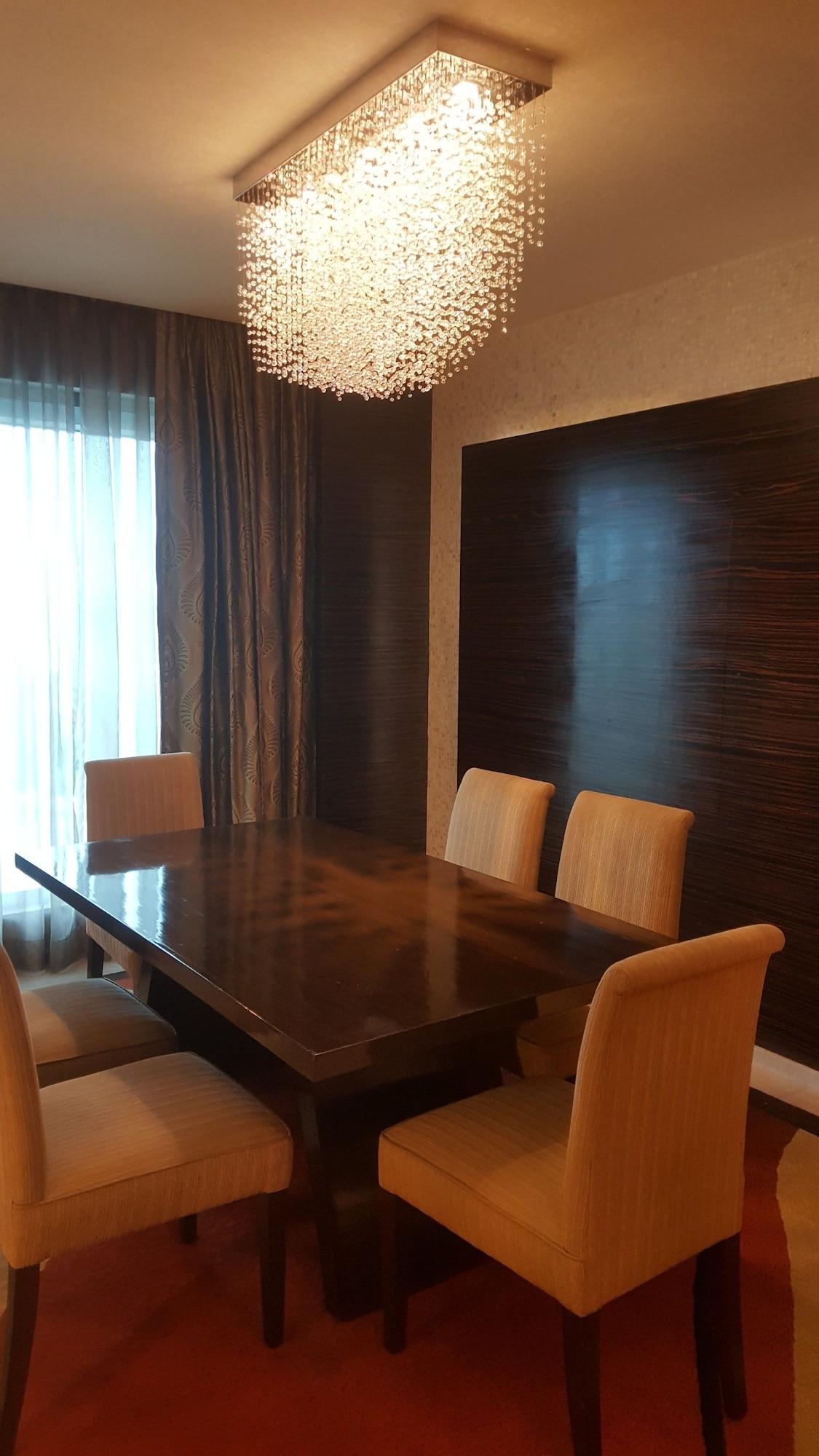 Vivanta Hyderabad, Begumpet Eksteriør billede A meeting room at the hotel