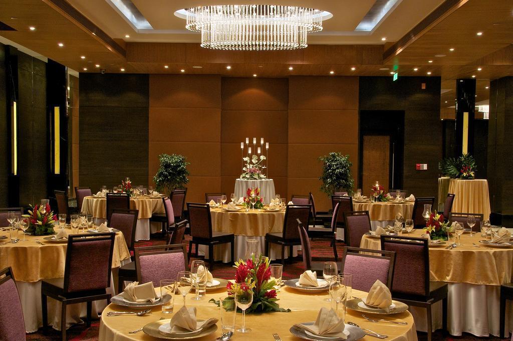 Vivanta Hyderabad, Begumpet Eksteriør billede The Imperial Hall
