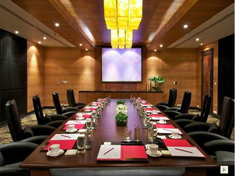 Vivanta Hyderabad, Begumpet Eksteriør billede Boardroom