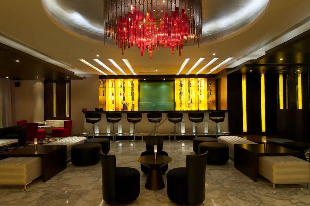 Vivanta Hyderabad, Begumpet Eksteriør billede The lobby of the hotel