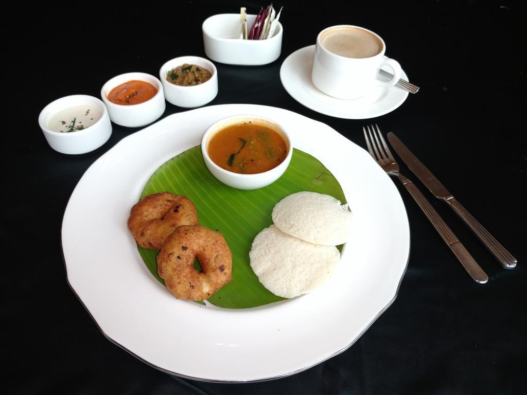 Vivanta Hyderabad, Begumpet Eksteriør billede South Indian breakfast